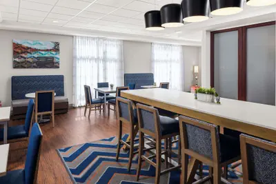 Photo 4 - Hampton Inn Fairmont