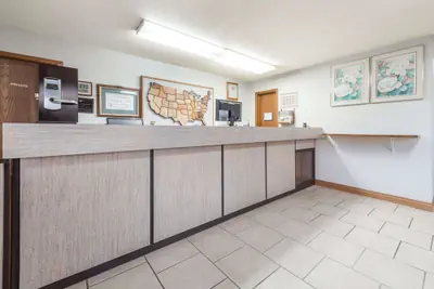 Photo 3 - Americas Best Value Inn Chanute