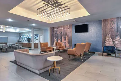 Photo 4 - La Quinta Inn & Suites by Wyndham Decatur
