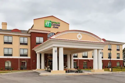 Photo 2 - Holiday Inn Express Andalusia by IHG