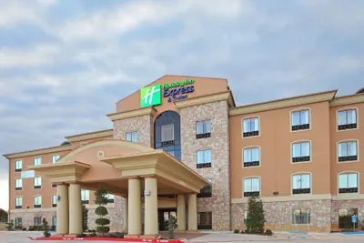 Photo 2 - Holiday Inn Express & Suites Paris, Texas by IHG