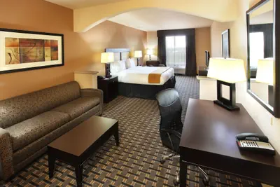 Photo 5 - Holiday Inn Express & Suites Paris, Texas by IHG