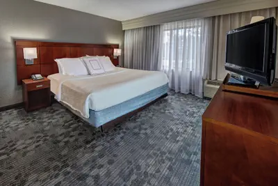Photo 4 - Courtyard by Marriott Troy