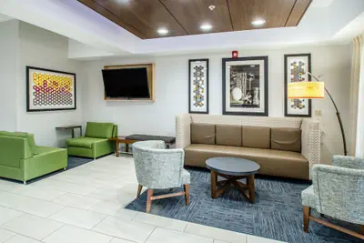 Photo 3 - Holiday Inn Express & Suites Olathe South by IHG