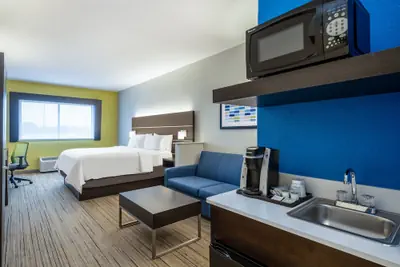Photo 5 - Holiday Inn Express Hotel & Suites BEAUMONT NW by IHG