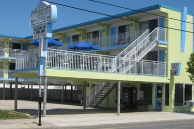 Photo 2 - Tropicana Motel