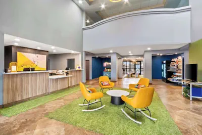 Photo 5 - Spark by Hilton Phoenix East Mesa