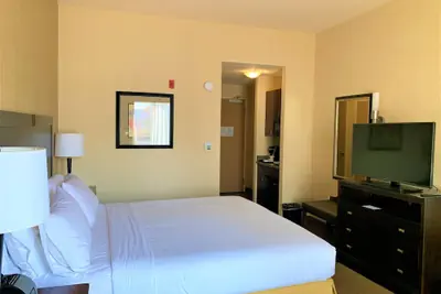 Photo 4 - Holiday Inn Express Hotel & Suites FRESNO NORTHWEST-HERNDON by IHG
