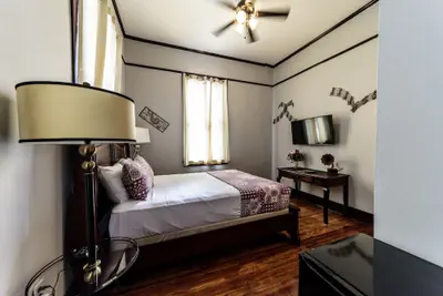 Photo 5 - Hotel DeFuniak