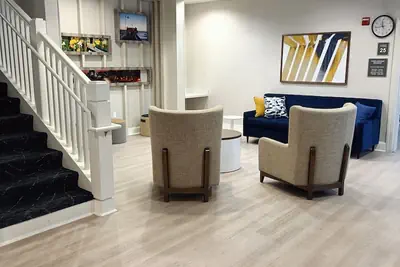 Photo 3 - Comfort Inn & Suites Virginia Beach - Norfolk Airport