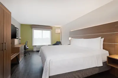 Photo 5 - Holiday Inn Express Hotel & Suites Largo-Clearwater by IHG
