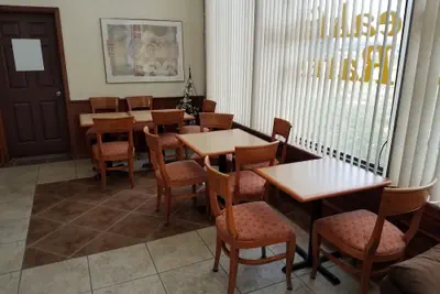 Photo 5 - Western Inn South