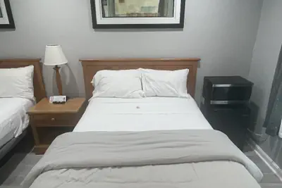 Photo 5 - Aquastar Inn