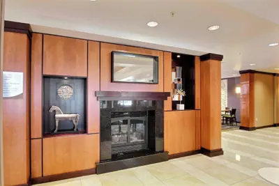 Photo 3 - Fairfield Inn & Suites by Marriott Milwaukee Airport