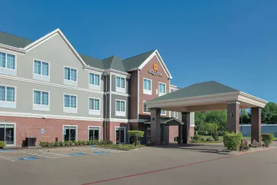 Photo 2 - La Quinta Inn & Suites by Wyndham Tyler South