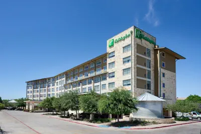 Photo 2 - Holiday Inn San Antonio Seaworld by IHG
