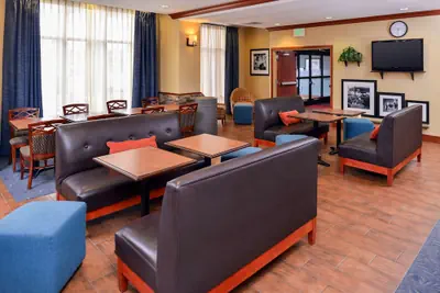 Photo 2 - Hampton Inn Evanston