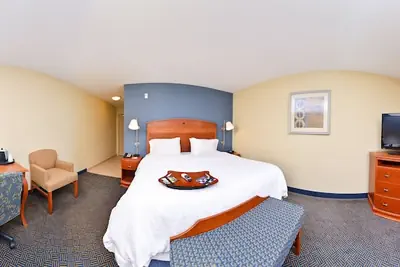 Photo 5 - Hampton Inn Evanston