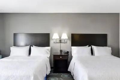 Photo 4 - Hampton Inn Defiance