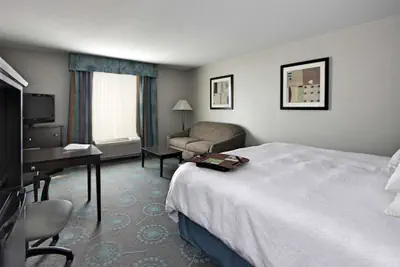 Photo 5 - Hampton Inn Defiance