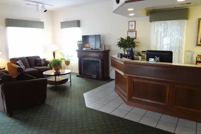 Photo 4 - Up North Hotel (formerly Voyager Inn)