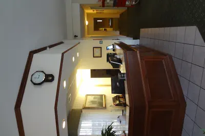 Photo 2 - Up North Hotel (formerly Voyager Inn)