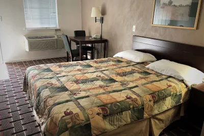 Photo 5 - Affordable Suites Burlington