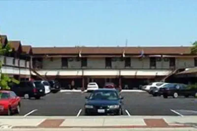 Photo 2 - Arlington Inn