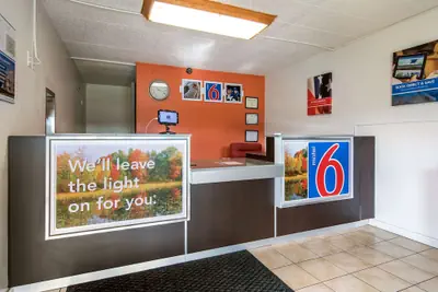 Photo 3 - Motel 6 New Stanton, PA