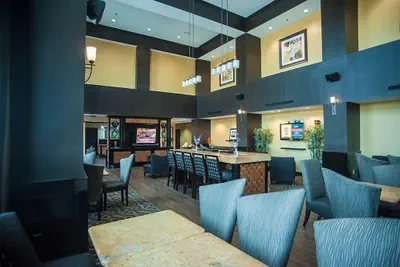 Photo 4 - Hampton Inn & Suites Palestine