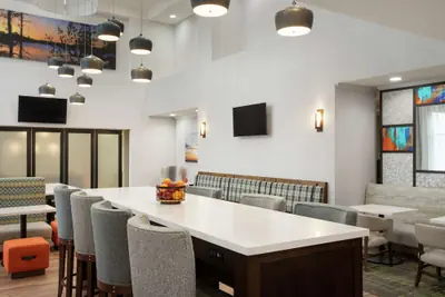 Photo 5 - Hampton Inn and Suites Pine Bluff