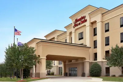 Photo 2 - Hampton Inn and Suites Pine Bluff