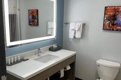 Photo 5 - La Quinta Inn & Suites by Wyndham Macon West