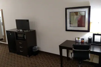 Photo 5 - Red Roof Inn & Suites Longview