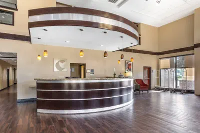 Photo 4 - Comfort Suites Old Town Spring