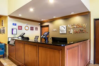 Photo 4 - Sleep Inn & Suites Madison - Monona