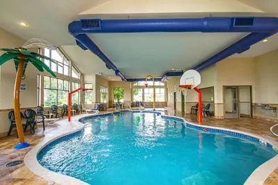 Photo 2 - Sleep Inn & Suites Madison - Monona