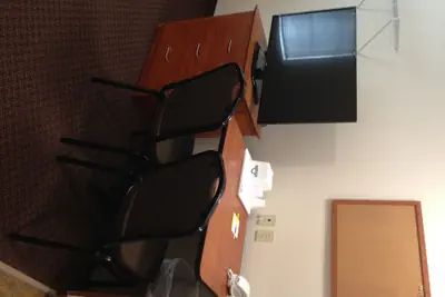 Photo 2 - Birch Hill Suite Rochester – Med City
