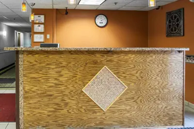 Photo 3 - Rodeway Inn & Suites Milwaukee Airport