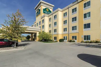 Photo 2 - La Quinta Inn & Suites by Wyndham Fargo-Medical Center