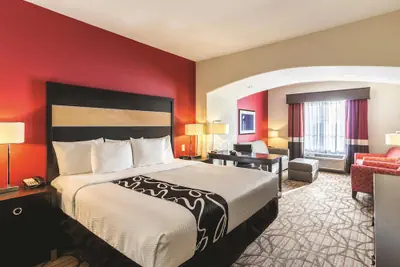 Photo 5 - La Quinta Inn & Suites by Wyndham Fargo-Medical Center