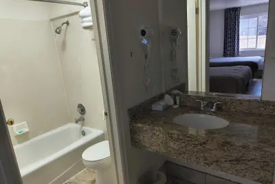 Photo 5 - Ameri-Stay Inn & Suites