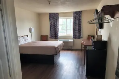 Photo 4 - Ameri-Stay Inn & Suites