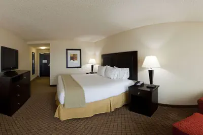 Photo 3 - Holiday Inn Express & Suites Newberry by IHG