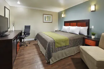 Photo 4 - American Inn