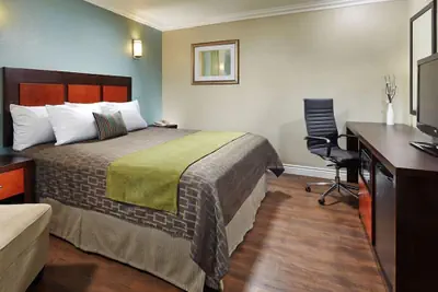 Photo 5 - American Inn