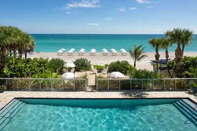 Photo 2 - Solé Miami, A Noble House Resort