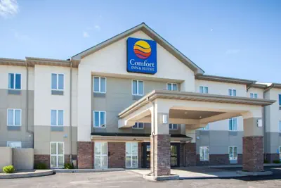 Photo 2 - Comfort Inn & Suites Harrisonville