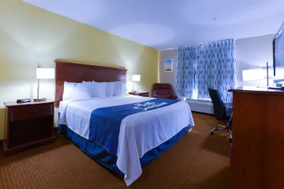 Photo 4 - Days Inn by Wyndham Greensboro NC