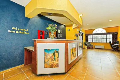 Photo 4 - Microtel Inn & Suites by Wyndham New Braunfels